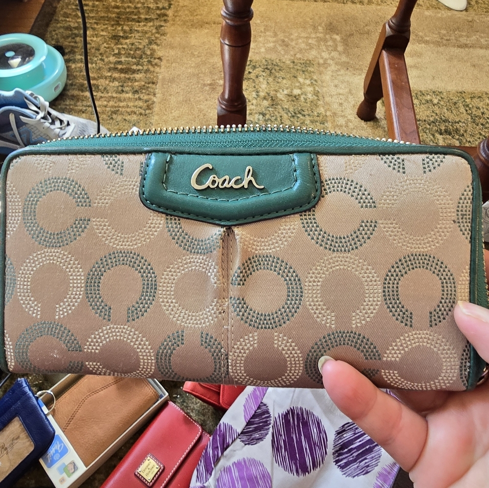 Coach Zip Around Wallet - Vintage Green N Tan